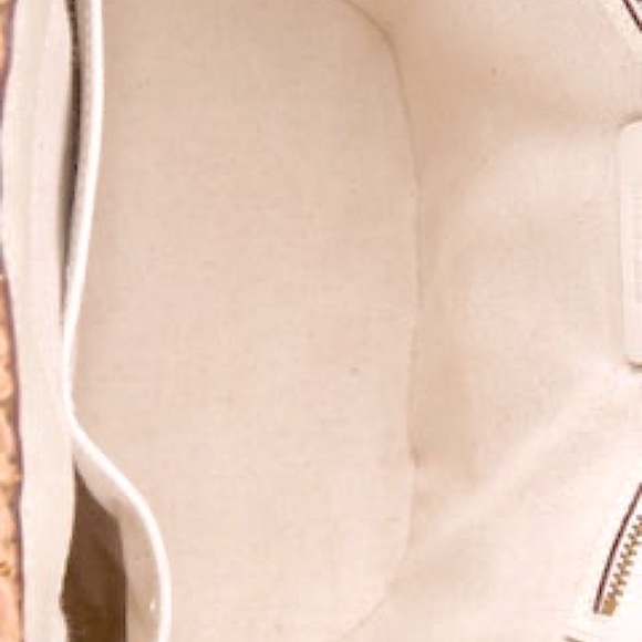 Michael Kors White Leather Santorini Raffia Large Straw Woven Tote Bag. - Picture 14 of 16